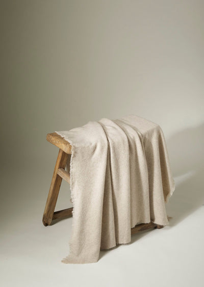 f25_e100_000946_tibetan un-dye baby cashmere blanket_tashi_02.jpg