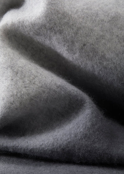 f25_e560_002212_open knitted throw dip dye_l.grey & charcoal_04.jpg