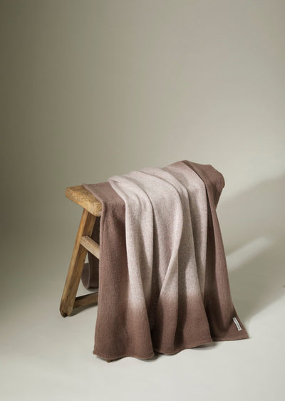 f25_e610_002226_marble knitted throw dip dye_hickory & eco walnut_02.jpg