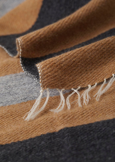 f25_e710_900019_mirror cashmere throw striped_haystack_03.jpg