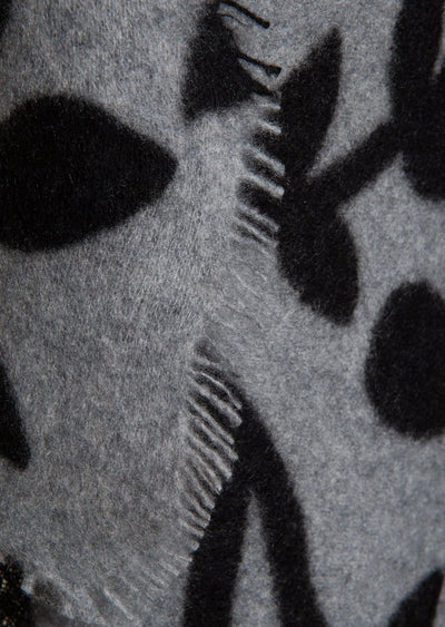 f26_a350_005000_2_flower bloom-m.grey & black.jpg