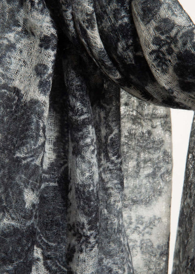 s26_a925_004055_2_flower greys.jpg